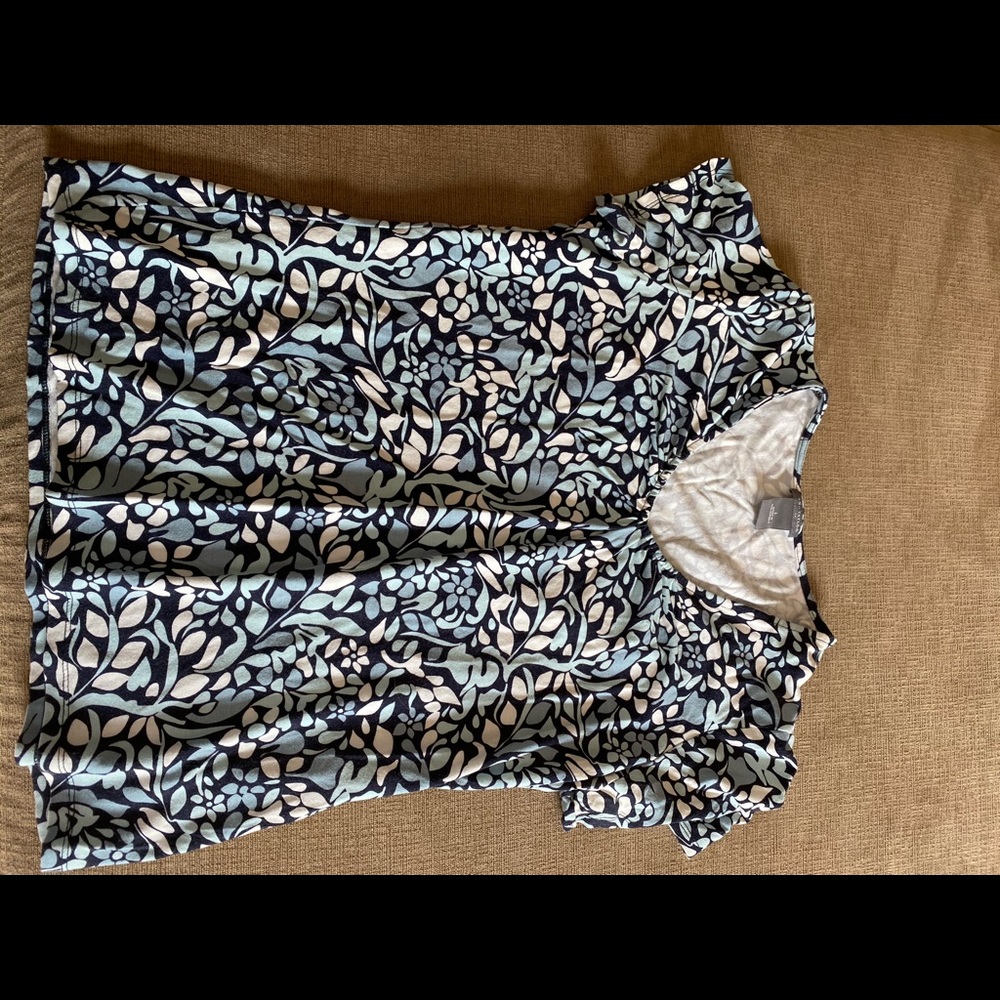Short sleeved top